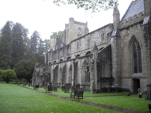 Dunkeld Cathedral © PAUL FARMER :: Geograph Britain and Ireland