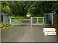 Gate at the north side of Hewenden Viaduct