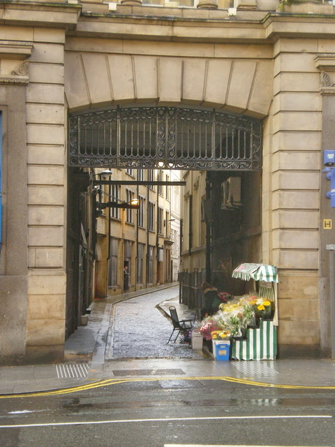 Flower stall, Queen's Building, Dale Street