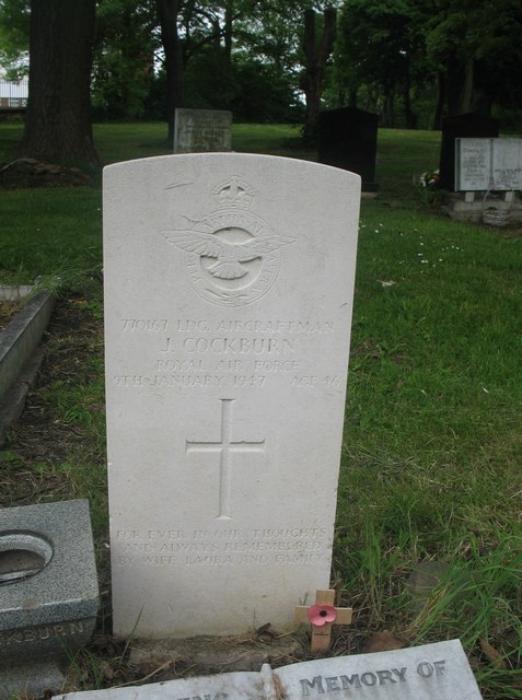 Commonwealth War Grave in Jarrow Cemetery (WW2-12)