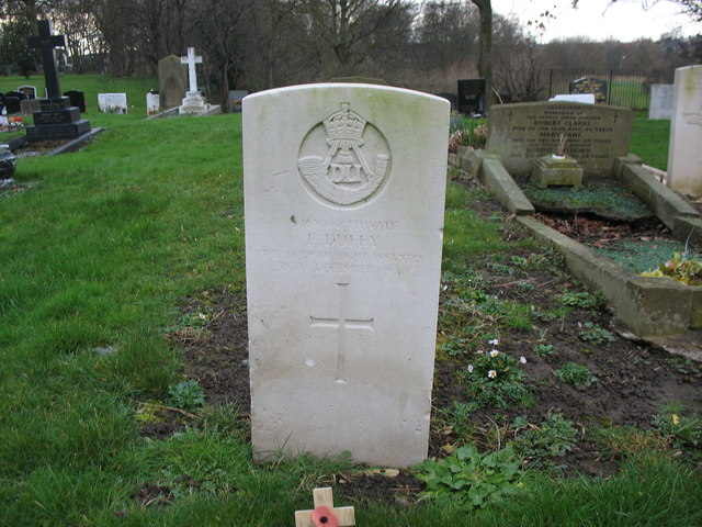 Commonwealth War Grave in Jarrow Cemetery (WW2-13)