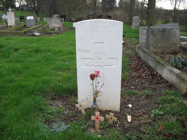 Commonwealth War Grave in Jarrow Cemetery (WW2-18)