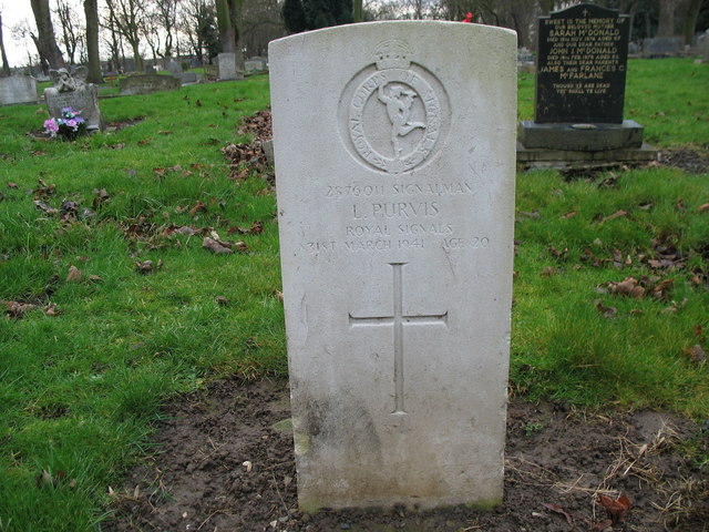 Commonwealth War Grave in Jarrow Cemetery (WW2-40)