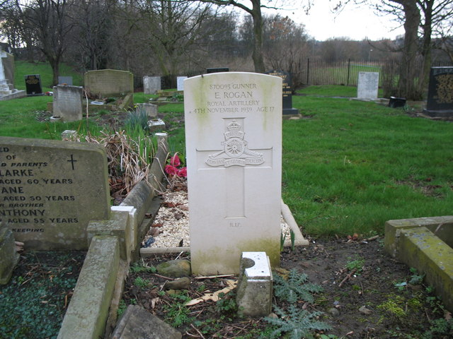 Commonwealth War Grave in Jarrow Cemetery (WW2-42)