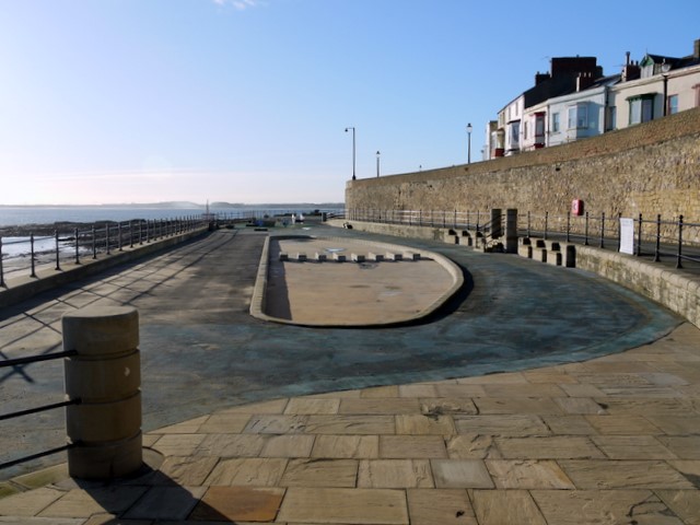 Paddling pool, Block Sands © Andrew Curtis cc-by-sa/2.0 :: Geograph ...