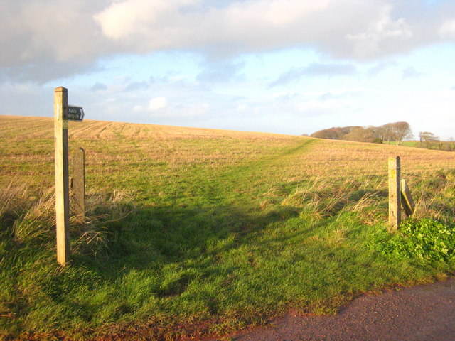 Footpath on Maker Heights