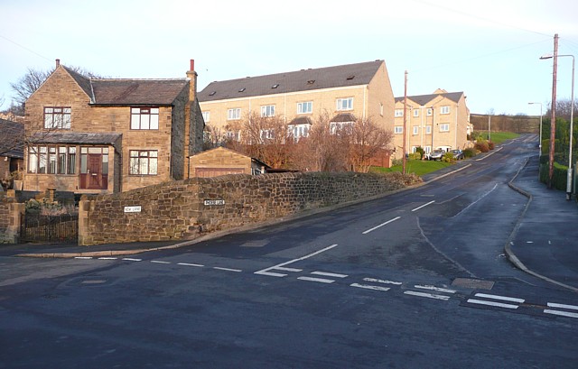 Phoebe Lane Siddal Halifax © Humphrey Bolton Cc By Sa20 Geograph