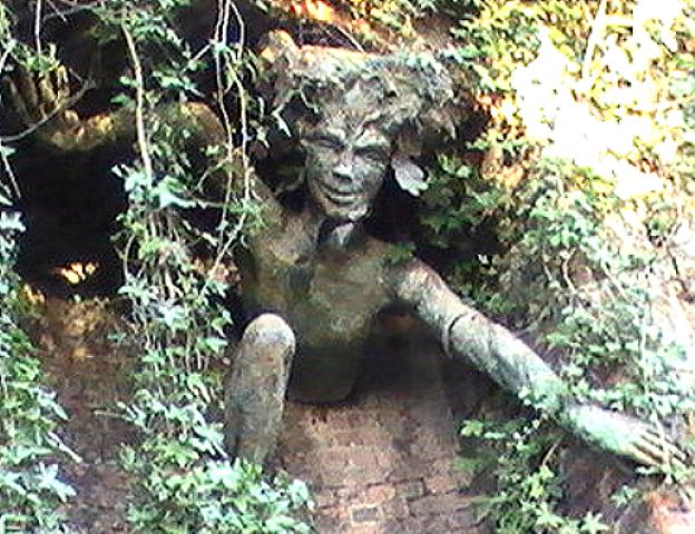 Crouch End Hill Bridge - statue in an arch