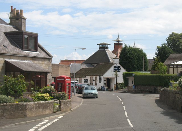 Newton of Falkland © Richard Webb :: Geograph Britain and Ireland