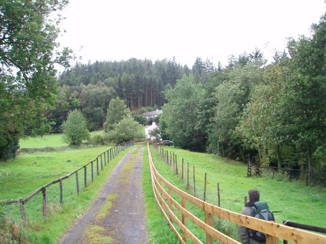 Track and footpath to Thornthwaite