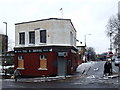 Tug & Shovel, Strood