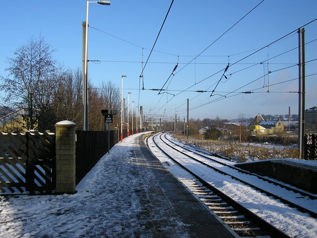 Shipley Station Platform 3 on Christmas... © Stephen Armstrong :: Geograph  Britain and Ireland