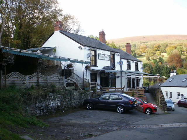 The Bush Inn, Upper Cwmbran © Jaggery cc-by-sa/2.0 :: Geograph Britain ...