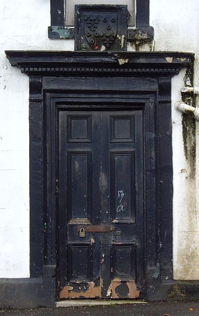Cross Keys Inn - consoled and corniced doorpiece