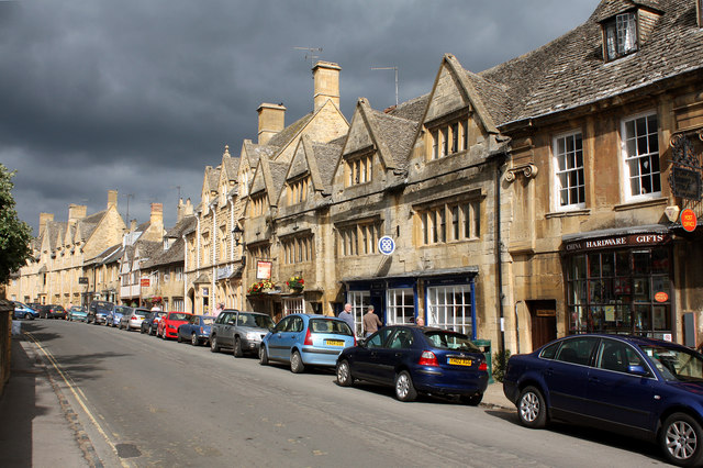 Chipping Campden High Street © Mike Baldwin cc-by-sa/2.0 :: Geograph ...