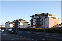 SS9746 : Seafront flats, Warren Rd by N Chadwick