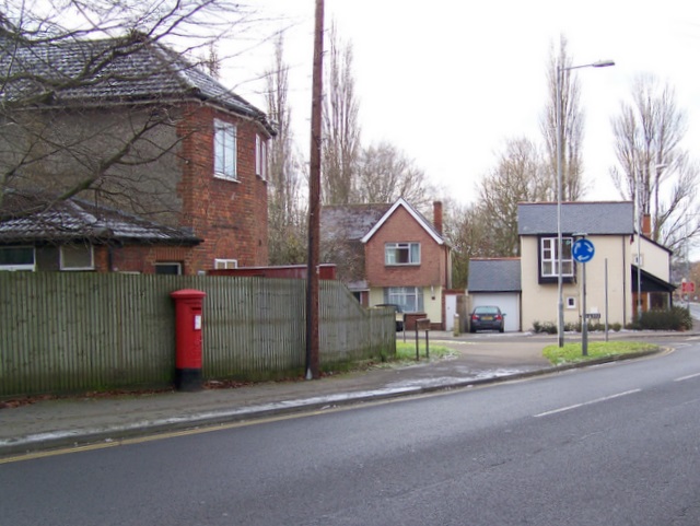 Postbox, Butts Road, Salisbury