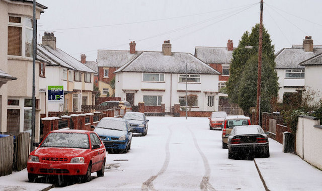 Enid Parade, Belfast © Albert Bridge cc-by-sa/2.0 :: Geograph Ireland