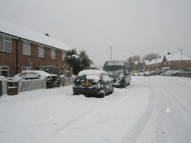 Heavy snow in Blendworth Crescent © Basher Eyre cc-by-sa/2.0 ...