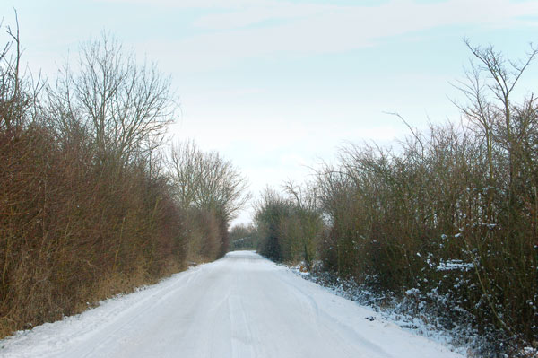 Snow-covered road to Napton reservoir © Andy F cc-by-sa/2.0 :: Geograph ...