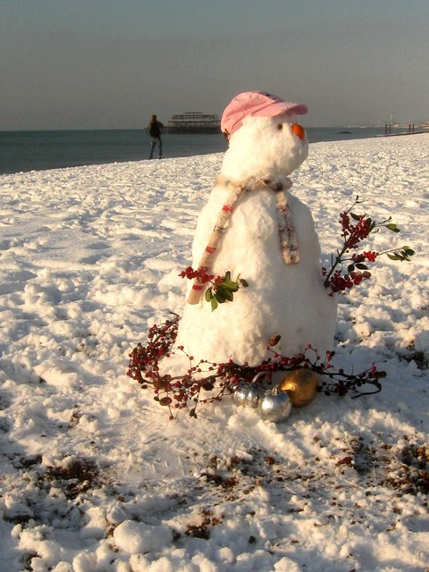 Brighton Beach Snowman © Peter Whitcomb cc-by-sa/2.0 :: Geograph ...