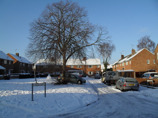 Looking from Barnsgore Avenue to Hinton Close