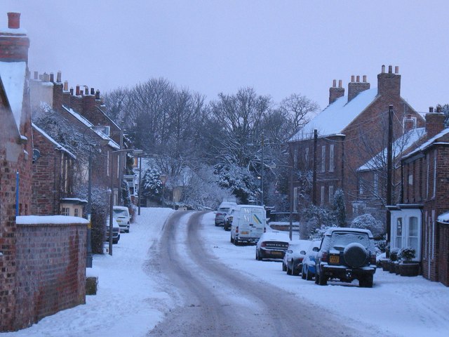 Snowy morning in Front Street