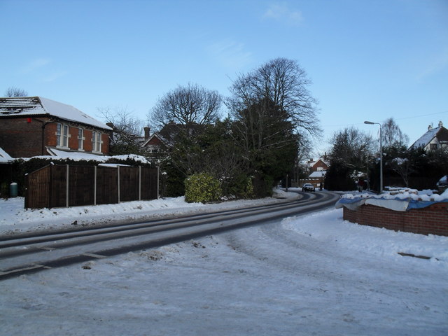 Looking from a snowy Glenleigh Park into Southleigh Road