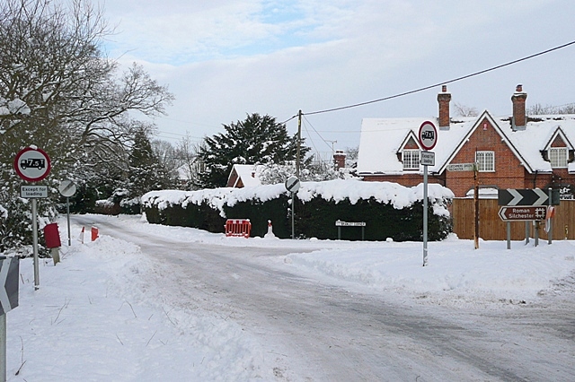 Bramley Corner © Graham Horn :: Geograph Britain and Ireland