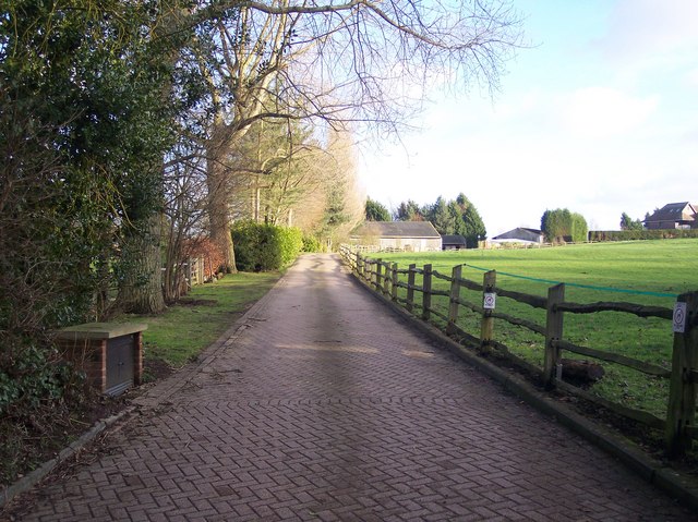 Access road to Sundridge Place Farm © David Anstiss cc-by-sa/2.0 ...