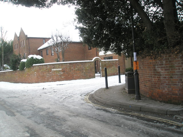 Approaching the junction of  The Parchment and a snowy South Street