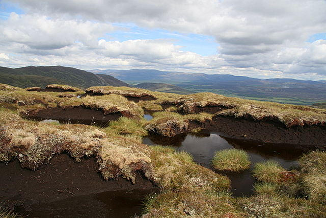 Peat haggs on A'Chailleach