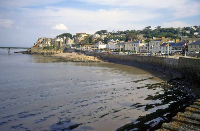 Sea front at Clevedon © Trevor Rickard :: Geograph Britain and Ireland