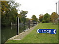 SU9085 : Cookham Lock - The Thames by Mr Ignavy