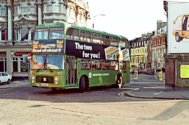 Maidstone & District bus no. 5840... © P L Chadwick cc-by-sa/2.0 ...