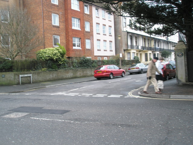 Junction of Albert Road and the High Street