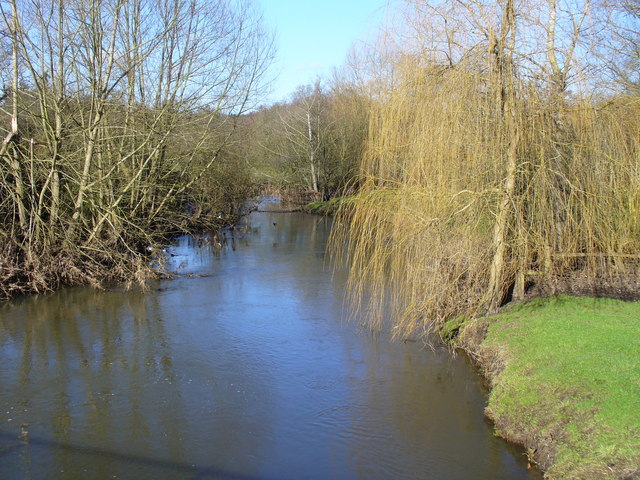 River Wey, Elstead © Colin Smith cc-by-sa/2.0 :: Geograph Britain and ...