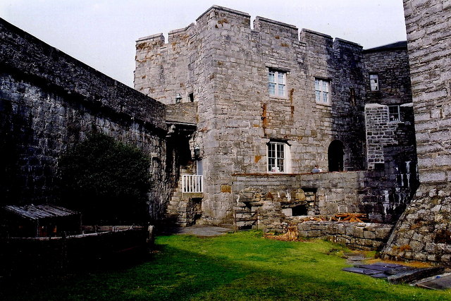 Castletown - Castle Rushen - Outdoor area within walls