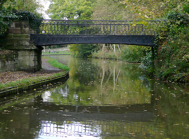 Iron bridge (No 72A) at Great Haywood, Staffordshire