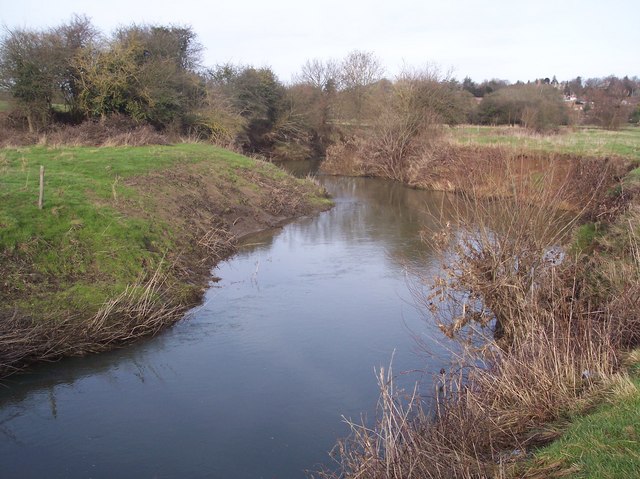 River Medway flowing towards Penshurst © David Anstiss cc-by-sa/2.0 ...