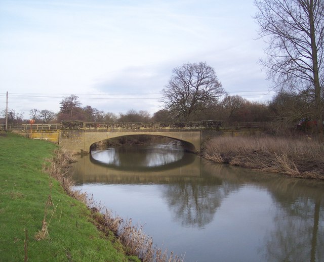 Enfield Bridge over the River Medway © David Anstiss cc-by-sa/2.0 ...