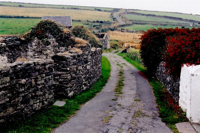 Cregneash Village - Ruins, lane, Weaver's House