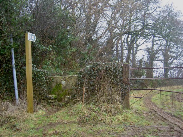Footpath and stile from Middledown Road