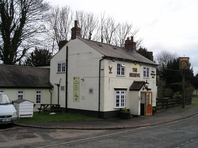 The Beehive Pub, Deanshanger © canalandriversidepubs co uk cc-by-sa/2.0 ...