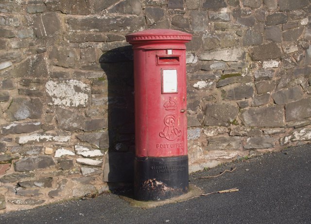 Blwch post o gyfnod Edward VII / An Edward VIIth postbox