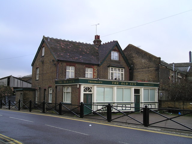 The Old Sun Pub, Gravesend © canalandriversidepubs co uk cc-by-sa/2.0 ...