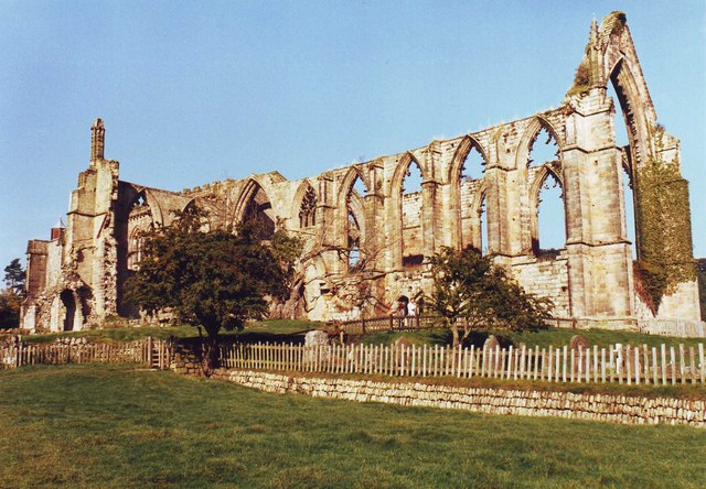 Bolton Abbey © David P Howard cc-by-sa/2.0 :: Geograph Britain and Ireland