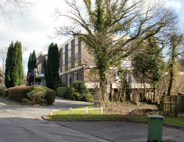 Commodore Hotel, Llanyrafon, Cwmbran © Jaggery cc-by-sa/2.0 :: Geograph ...