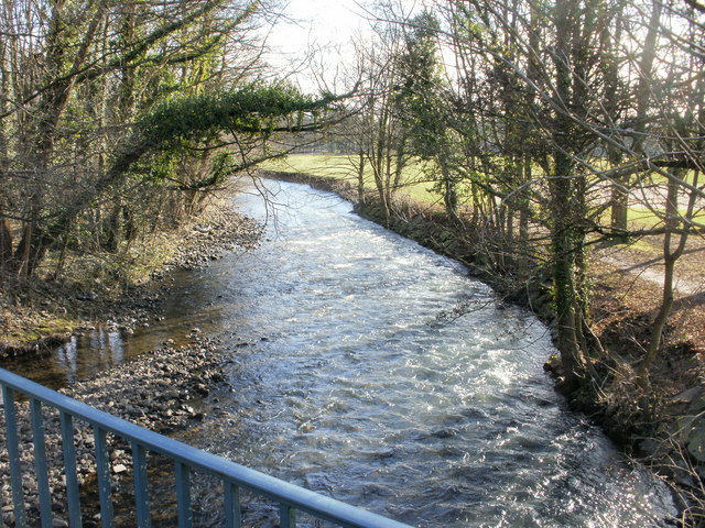 Afon Lwyd, Llanfrechfa Way, Cwmbran © Jaggery cc-by-sa/2.0 :: Geograph ...