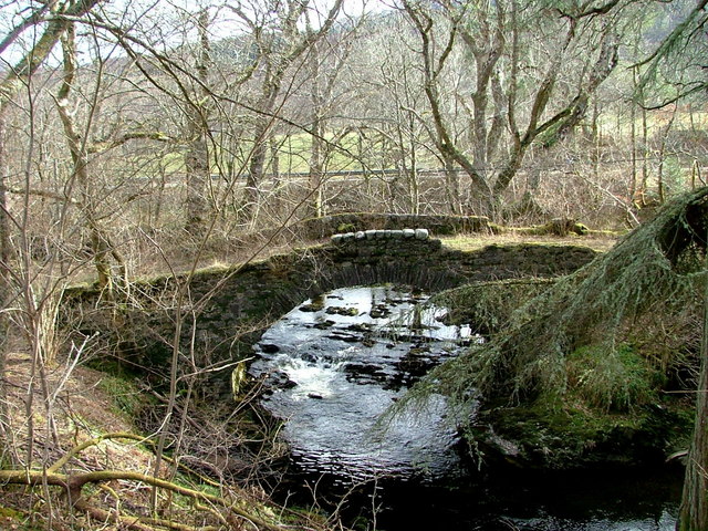 Old bridge over the River Duror © Dave Fergusson cc-by-sa/2.0 ...